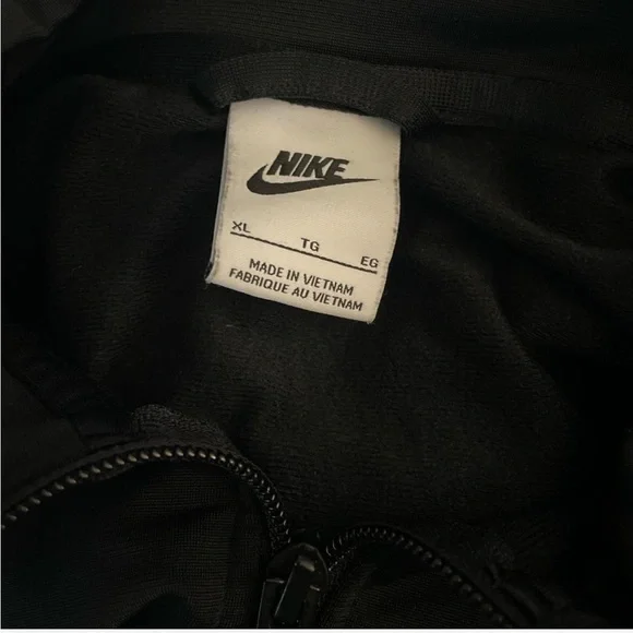 Kids Nike Black Tracksuit Set - Picture 5 of 5